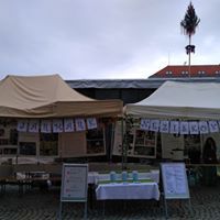 Jarmark tišnovských neziskovek: zvítězily vratné kelímky 